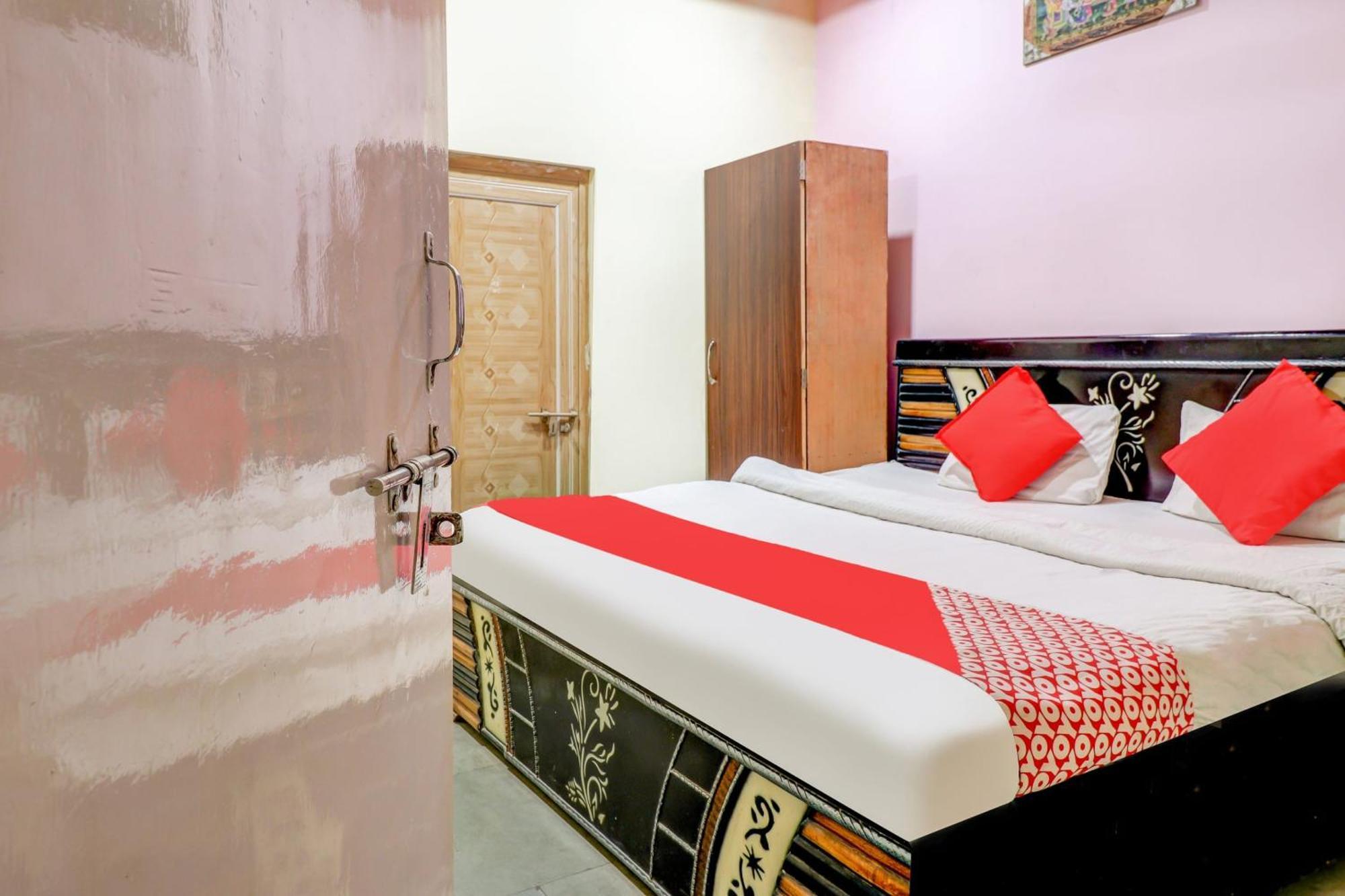 Spot On Siddhi Maa Gwalior Exterior foto
